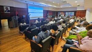 INACOM acolhe palestra sobre o Novo Sistema de Avaliação de Desempenho