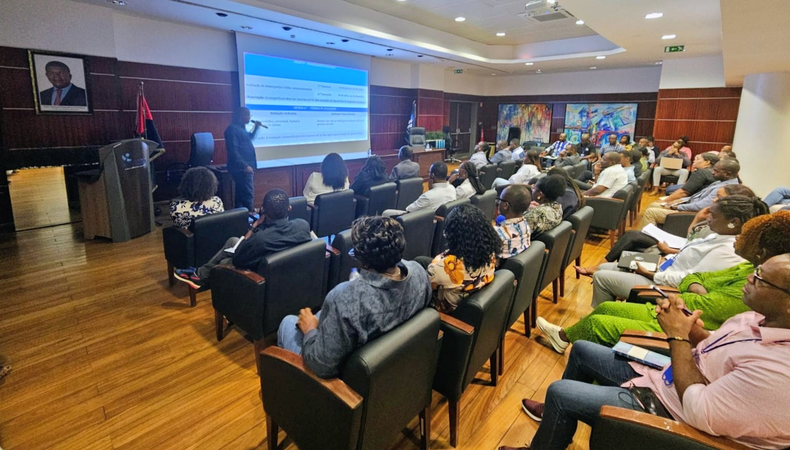 INACOM acolhe palestra sobre o Novo Sistema de Avaliação de Desempenho